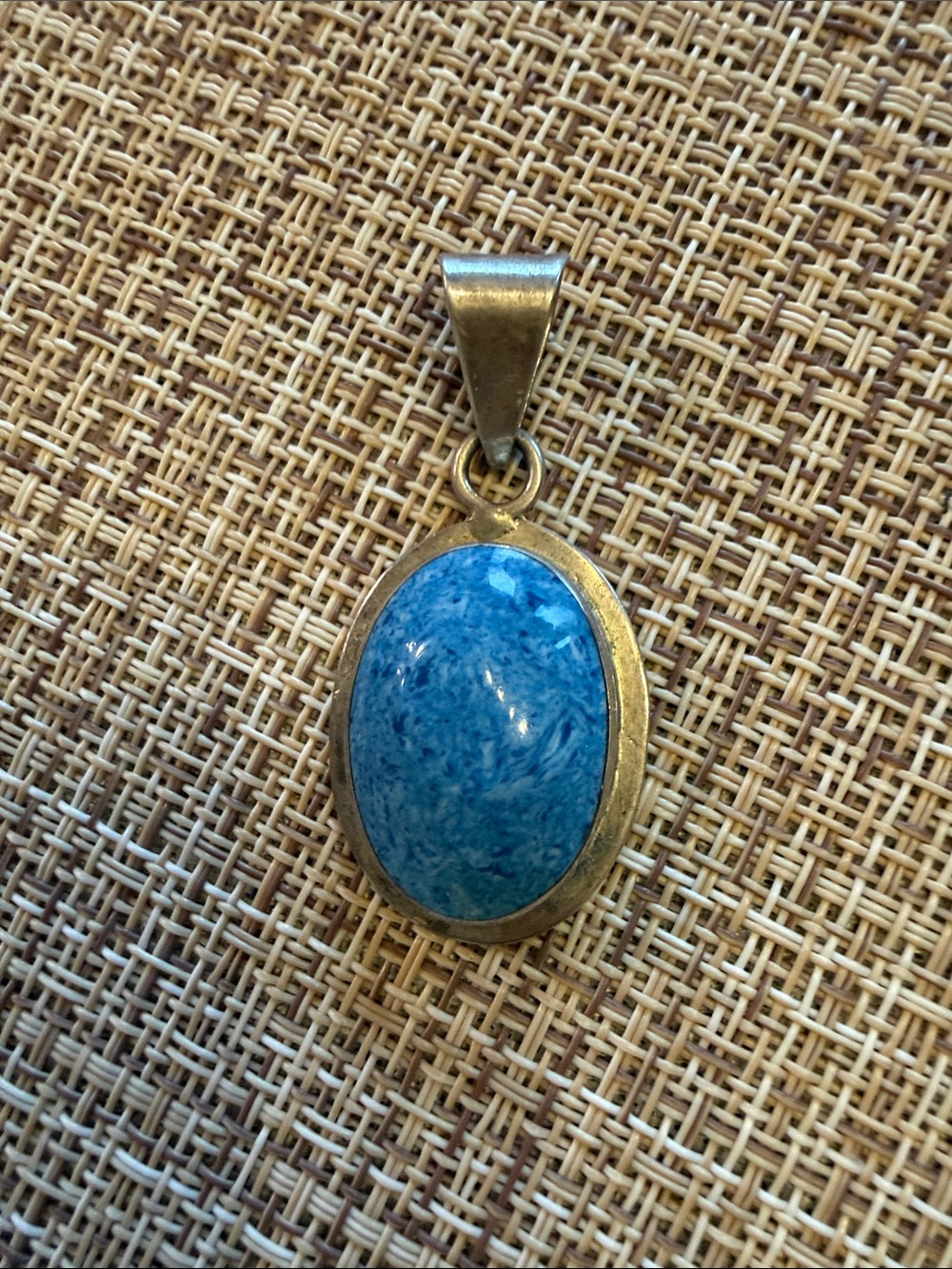 Silver Blue Stone like Oval Pendant Necklace - Unbranded